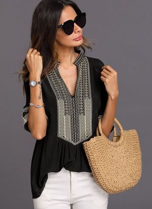 Exquisite Moroccan-Inspired Kaftan Dress with Intricate Embroidery