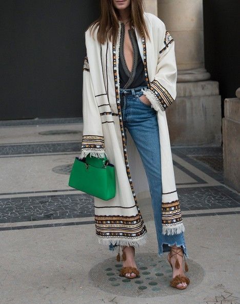 Marokkanischer Kaftan mit Stickmuster - Bohème-Chic Outfit