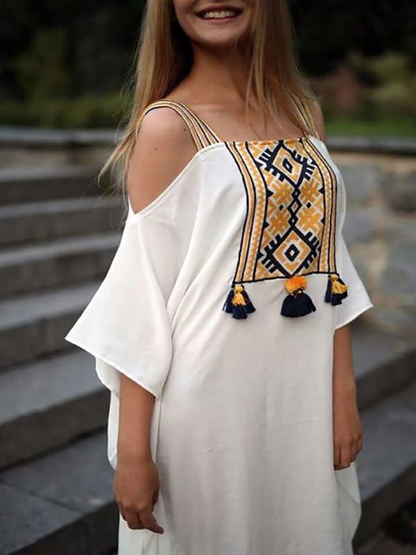 Exquisite Moroccan Embroidered Kaftan Dress for Chic Bohemian Style.