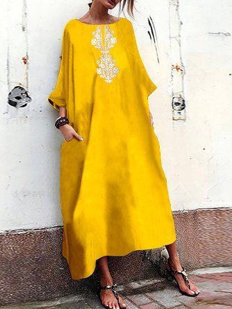 Elegant Moroccan-inspired Embroidered Kaftan Dress - Bohemian Chic Statement Piece for Women.