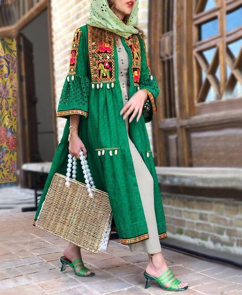 Caftán Marroquí Bordado con Estilo Bohemio Chic