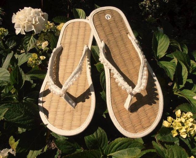 Chic Straw Sandals - Elegant and Eco-Friendly Footwear
