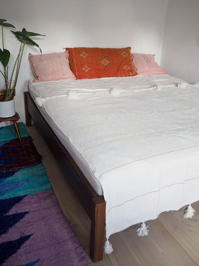 Handwoven Cotton Moroccan Pom Pom Blanket
