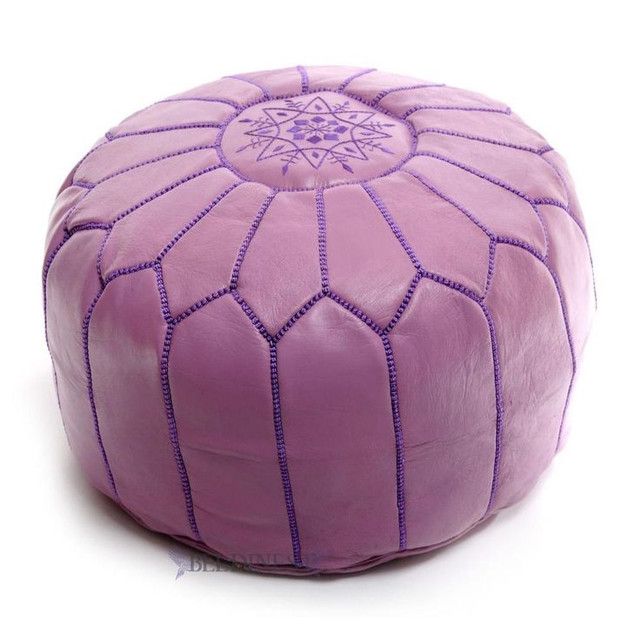 Puf de Cuero Marroquí con Bordado Violeta - Hecho a Mano