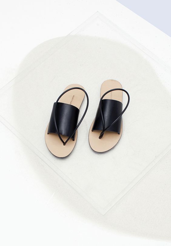 Elegant Handcrafted Leather Sandals - Timeless Style & Comfort