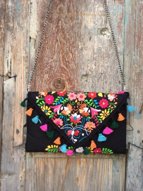 Chic Straw Clutches | Lightweight & Elegant Summer Accessory