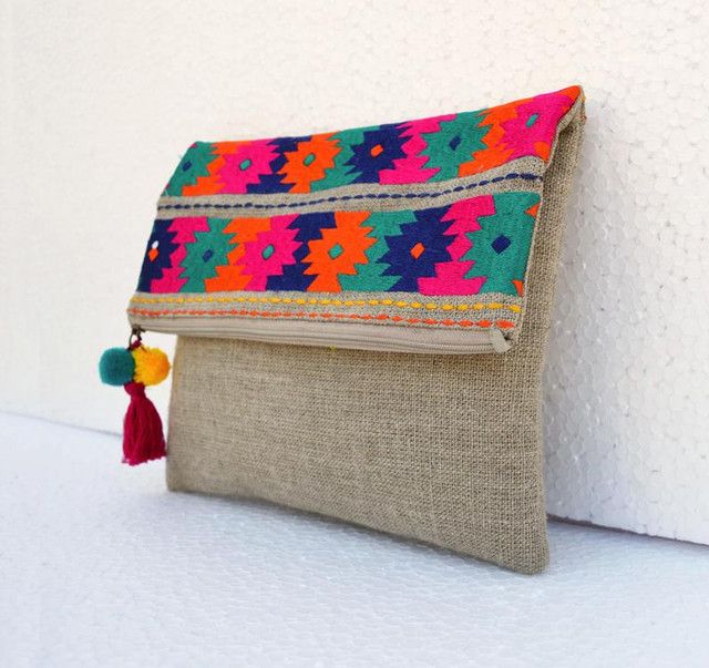 Straw Clutch 063 - Premium Materials for Sophisticated Style
