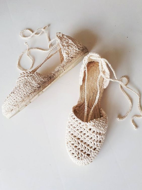 Eco-Friendly Straw Sandals: Sustainable & Stylish Comfort