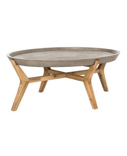 Mesa de madera tallada a mano en Marruecos