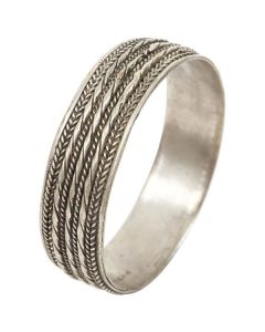 Elegant Tuareg-Inspired Silver Bracelet with Geometric Decorations - Handcrafted Moroccan Accessory