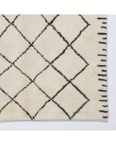 Luxurious Handwoven Beni Ourain Wool Rug - Geometric Design