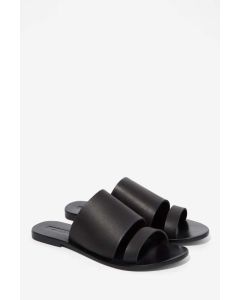 Sophisticated Leather Sandals for Fashion-Forward Style