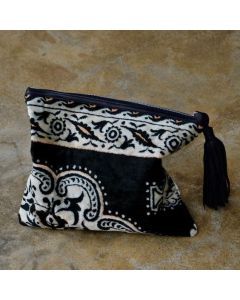 Moroccan Handcrafted Black & White Straw Clutch - Stylish & Eco-Friendly