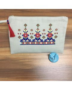 Moroccan Handwoven Straw Clutch - Eco-Friendly & Versatile
