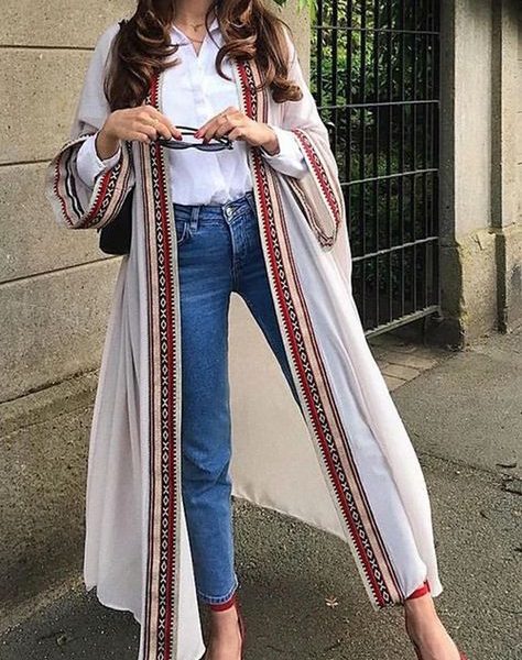 Elegant Moroccan Kaftan Dress with Intricate Embroidery