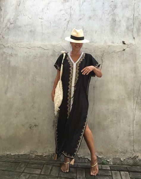 Elegant Moroccan Kaftan Dress with Intricate Embroidery