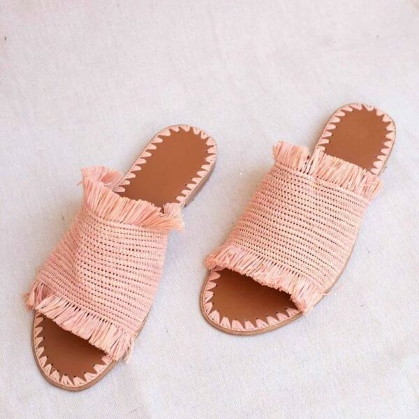 Chic Handcrafted Straw Sandals for Stylish Summer Outings
