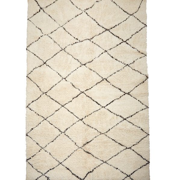 Timeless Moroccan Diamond Pattern Wool Rug - Vintage Charm
