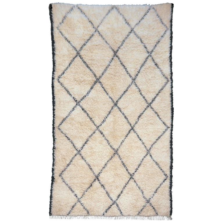Handwoven Moroccan Beni Ourain Wool Rug | Geometric Diamond Pattern