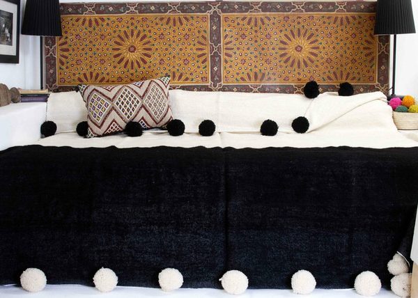 Moroccan Hand-Woven Pom Pom Blanket - 100% Cotton