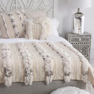 Exquisite Moroccan Wool Blanket | Handmade Elegance for Your Space