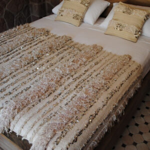 Luxurious Moroccan Wool Blanket | Hand-Woven Bohemian Style