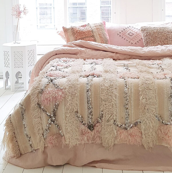 Pink Berber Moroccan Wool Blanket - Handcrafted Luxury Comfort