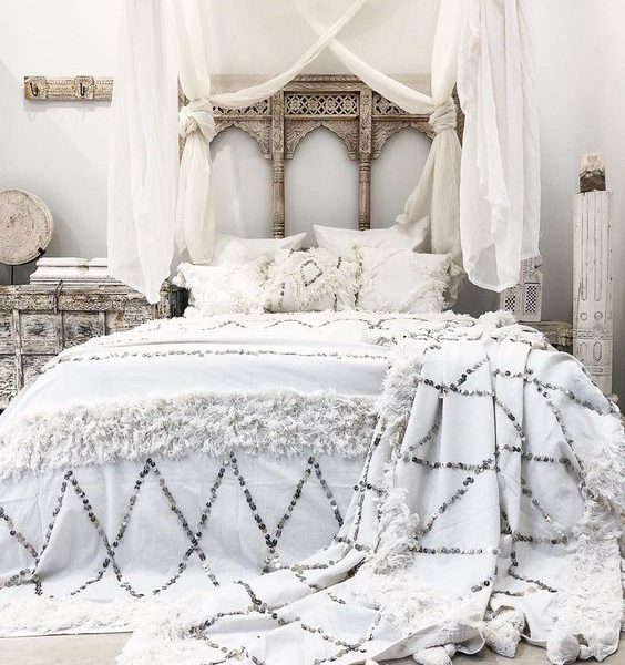 Moroccan Wedding Blanket - Premium Wool Handcrafted with Fringe