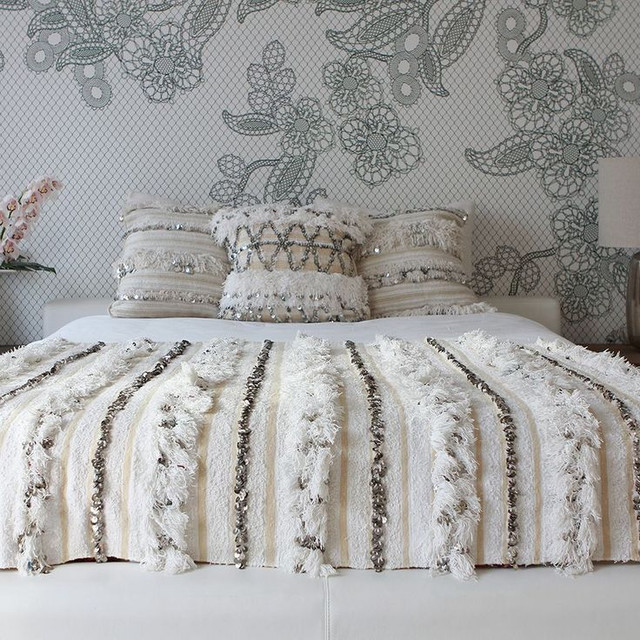 Moroccan Handwoven Wool Blanket - Boho-Chic Style