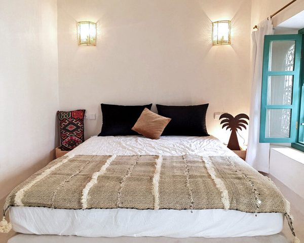 Handwoven Moroccan Woolen Blanket with Stripe Pattern