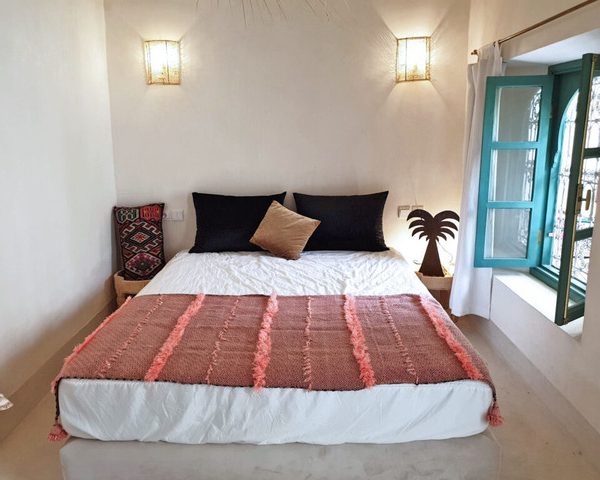 Moroccan Handwoven Wool Blanket with Stripe Pattern