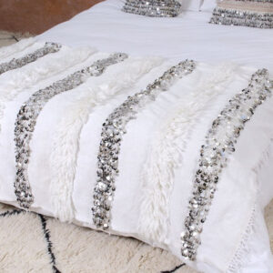 Handwoven Moroccan Wedding Blanket - 100% Wool Crafted by Artisans