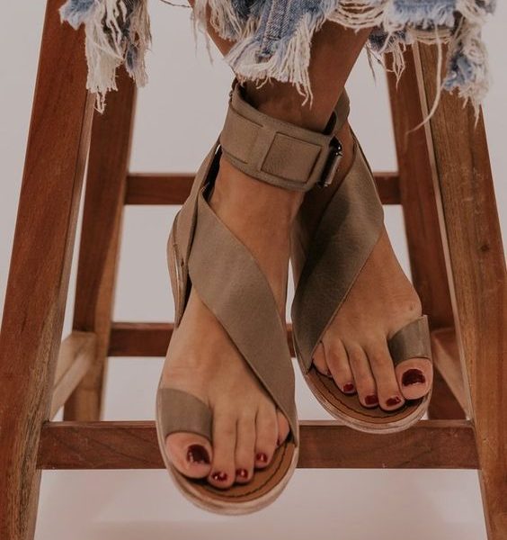 Chic Leather Sandals | High-Quality Leather | Versatile Design