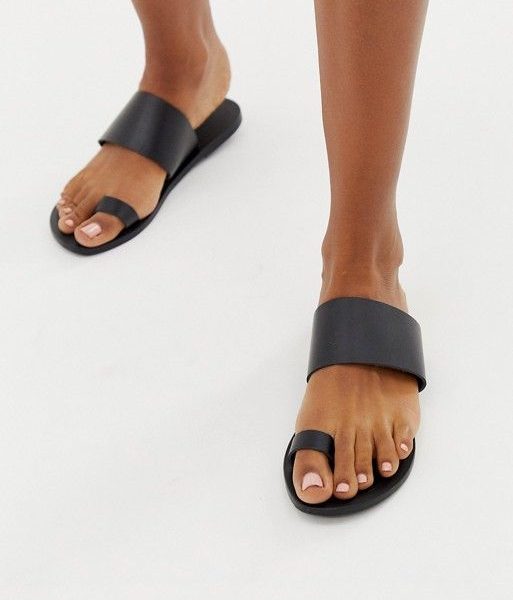 Chic Leather Sandals: Stylish & Durable Choice for Any Outfit