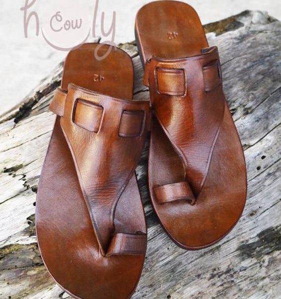 Elegant Leather Sandals for Stylish Comfort and Durability.
