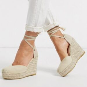 Chic Leather Sandals - Handcrafted for Comfort & Style