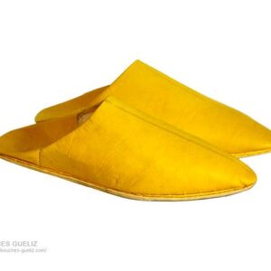 Luxurious Moroccan Leather Slippers for Ultimate Comfort and Style.