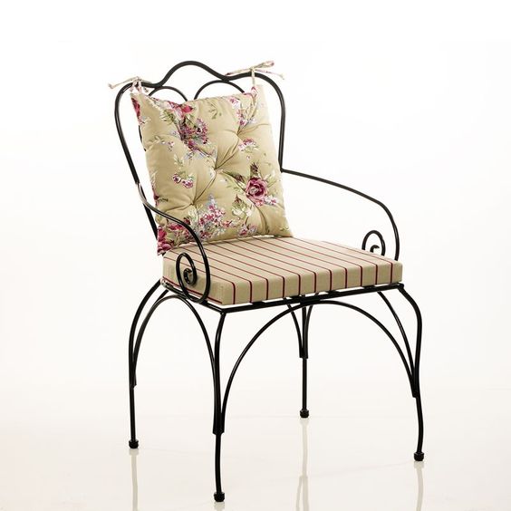 Exquisite Hand-Forged Metal Chair | Moroccan Artisan Craftsmanship