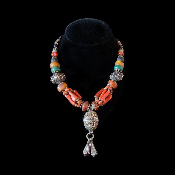 Moroccan Tuareg Berber Geometric Necklace - Artisan Crafted Statement Piece for Cultural Elegance