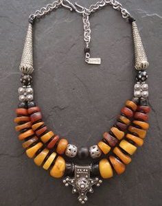 Exquisite Moroccan Tuareg Berber Necklace - Handcrafted Elegance