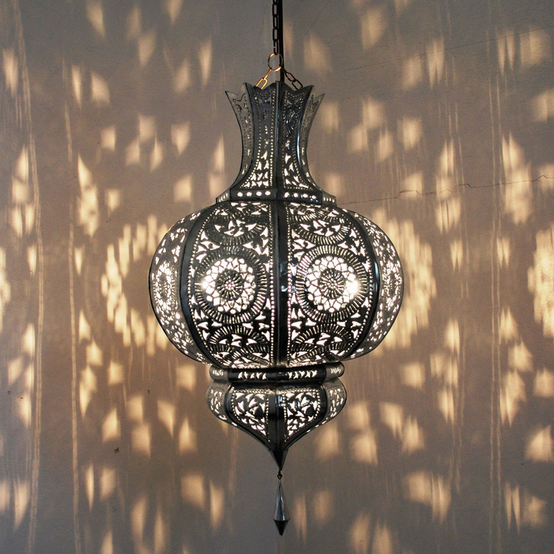 Moroccan Handcrafted Black Metal Pendant Lamp - Vintage Charm & Intricate Patterns