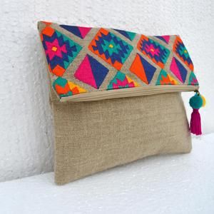 Artisan Embroidered Moroccan Straw Clutch - Eco-Friendly Statement Piece