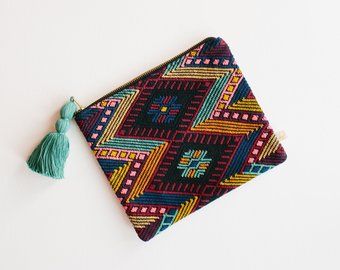Moroccan Handwoven Zigzag Straw Clutch - Eco-Friendly Statement Piece