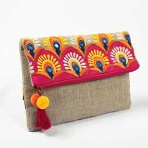 Elegant Straw Clutch - Sustainable Style Statement