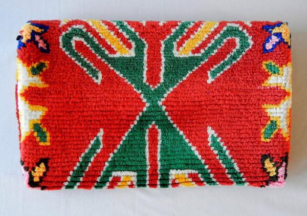 Eco-Friendly Handwoven Straw Clutch - Moroccan Berber Crafted