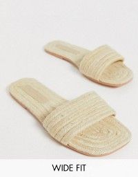 Eco-Friendly High-Quality Straw Sandals for Summer Chic.