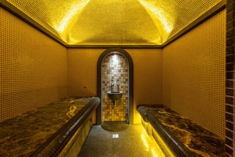 Golden vault over the hammam