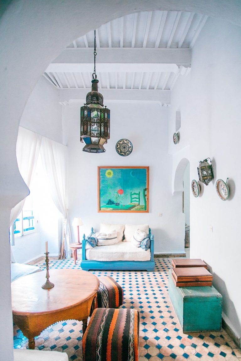 White room, hanging lantern
